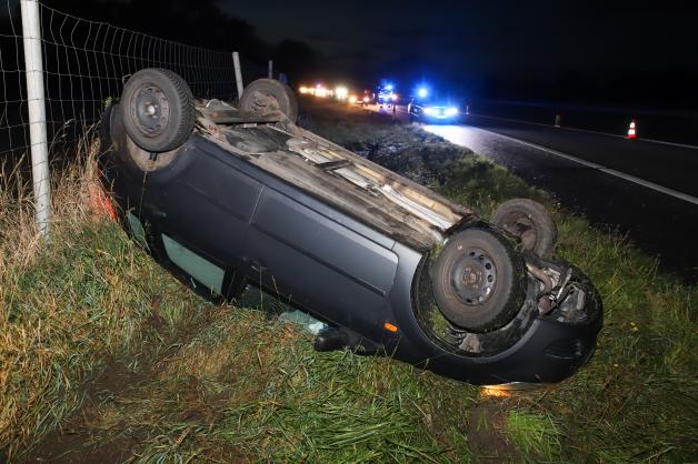 Schwerer Unfall Ford überschlägt sich auf A23 bei Tornesch SHZ