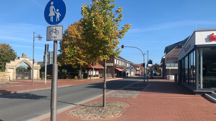 Der Straßenabschnitt bis zum Kreisverkehr in Vörden wird zuerst saniert.