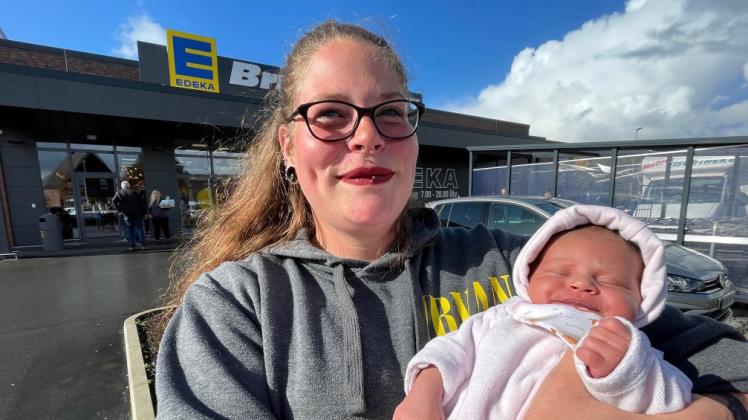 Laura Tönjes wusste nichts von ihrer Schwangerschaft – Lyn wird auf Pewsumer Parkplatz geboren