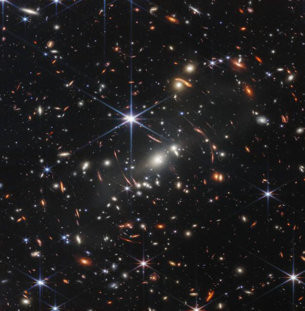 Eine weitere Aufnahme des Weltraumteleskops der NASA zeigt einen Galaxienhaufen.