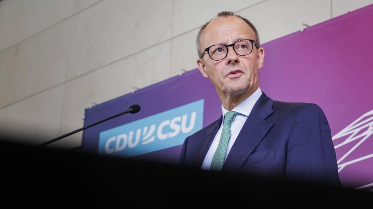 Friedrich Merz, Fraktionsvorsitzender der CDU, aufgenommen bei einem Pressestatement im Deutschen Bundestag. Berlin, 11