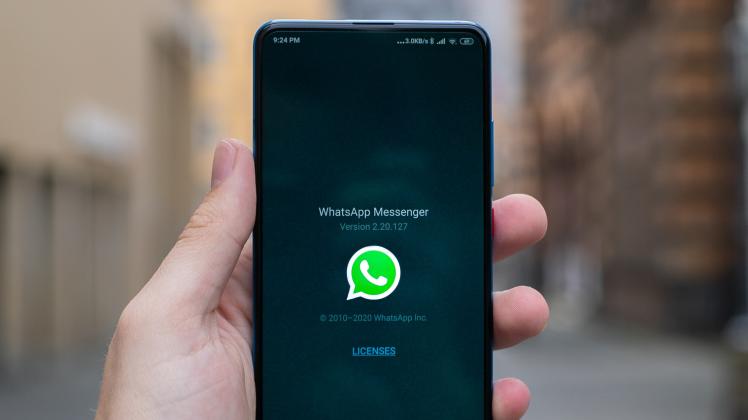 Der Meta Konzern möchte mehr Geld verdienen: WhatsApp Premium bietet neue Funktionen an, allerdings nur im Bezahl-Abo. 