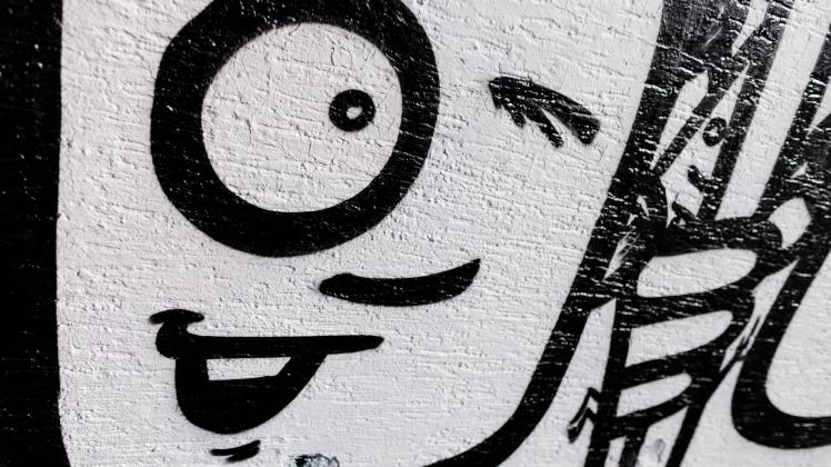 famOS - Festival für urbane Kunst: Das Mural von Rebelzer an der Seminarstrasse in Osnabrück, aufgenommen am 12.10.2022. Foto: David Ebener ***Stichworte*** Wandel, Kunst, Künster, Graffito, Graffiti, Mural, Wandmalerei, dam-archiv