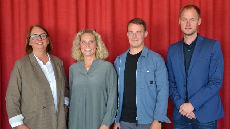 Einführung der neuen Schulleiterin der Grundschule Neuenkirchen: (von links) Martina Westerkamp, Susanne Langelage, Julian Lohbeck und Christoph Trame.