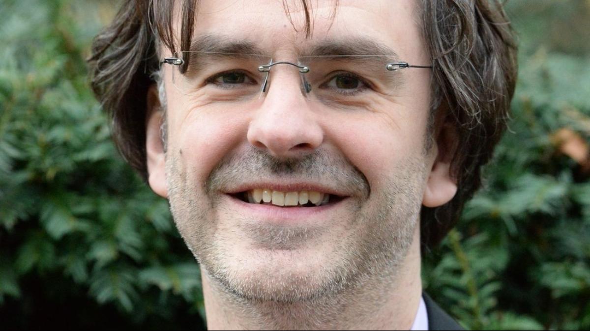 Literaturdidaktiker Dawidowski sieht vertieftes Lesen in Gefahr. NOZ