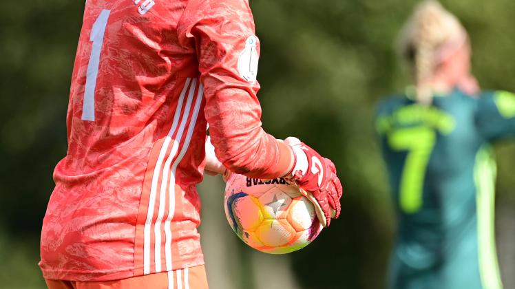 Fußball I Frauen I Saison 2022-2023 I Regionalliga Nord I 3. Spieltag I VfL Jesteburg - Hamburger SV I 18.09.2022 Symbol