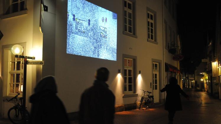 Hinkucker auf Fassaden: "Lichte Momente"-Projektionen animierten Besucher der Altstadt zum Verweilen.