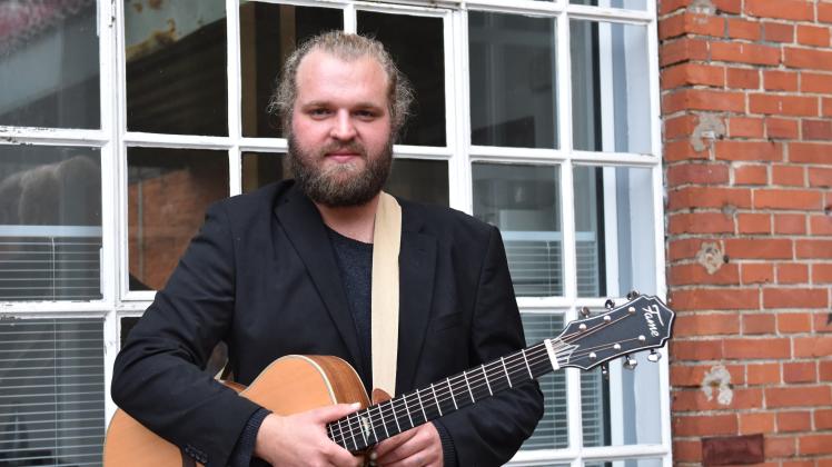 „The Voice“-Kandidat Jan Bleeker spielt im November ein Konzert in der Alten Kesselschmiede beim Forum Alte Werft. 