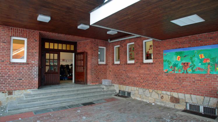 Grundschule Schwege: Der Eingangsbereich wird umgebaut.