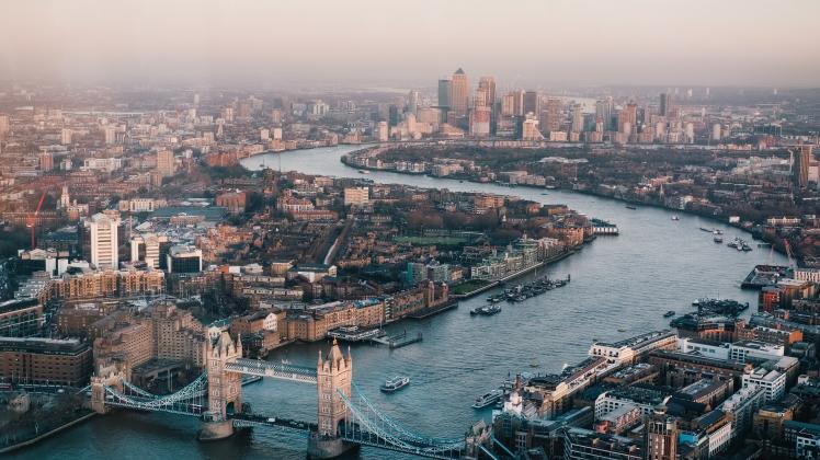 Luftansicht von London mit der Themse