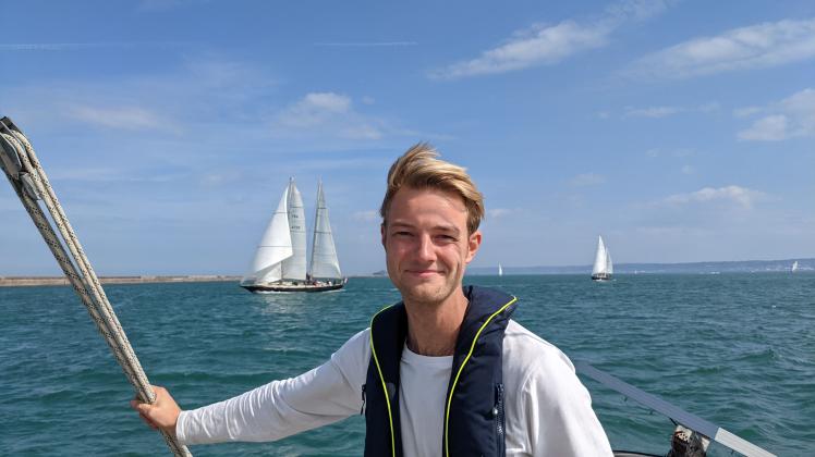 Viel draußen sein, Wind und Wetter erleben und segeln, wohin er will: Dafür lebt Lutz Kohne aus Haselünne das ganze Jahr über auf einem Segelboot. 