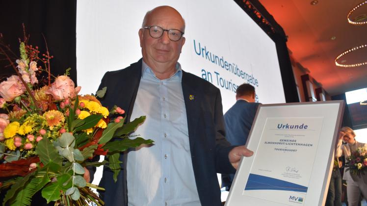 Nahm in Rostock die Auszeichnung als Tourismusort für seine Gemeinde entgegen: Uwe Barten, Bürgermeister von Elmenhorst/Lichtenhagen.