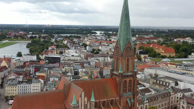 Jahrhundertreise um den Schweriner Dom 4fe7bec9-d7c9-41cb-b077-c1284431462f