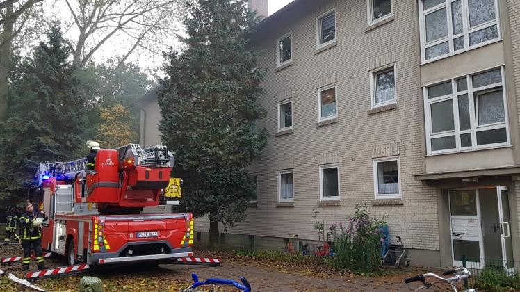 In diesem Mehrfamilienhaus an der Ludwigstraße in Lingen ist es am Samstagmittag zu einer Verpuffung gekommen.