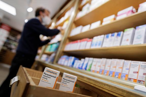 Medikamentenmangel - Apotheke in Dissen stellt selbst Paracetamol-Saft her