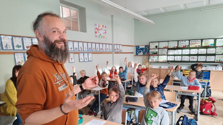 Projekt gegen Rassismus an Grundschule Neustadt-Glewe - Robert Schmidt
