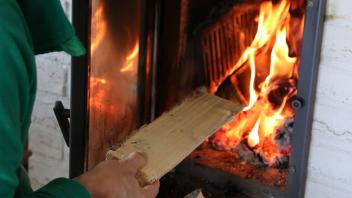 HEIZEN Ofen Holzofen Kamin Holz Brennholz *** HEATING Oven Wood stove Fireplace Wood firewood