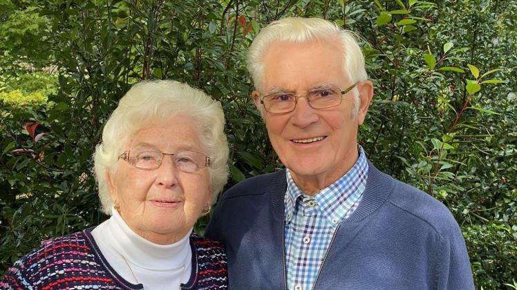 Inge und Heinrich „Heinz“ Hinrichs sind bereits zusammen zur Schule gegangen. 1962 haben sie geheiratet.