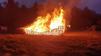 Das Herbstfeuer, bei dem traditionell auch alte Paletten verbrannt werden, steht an.