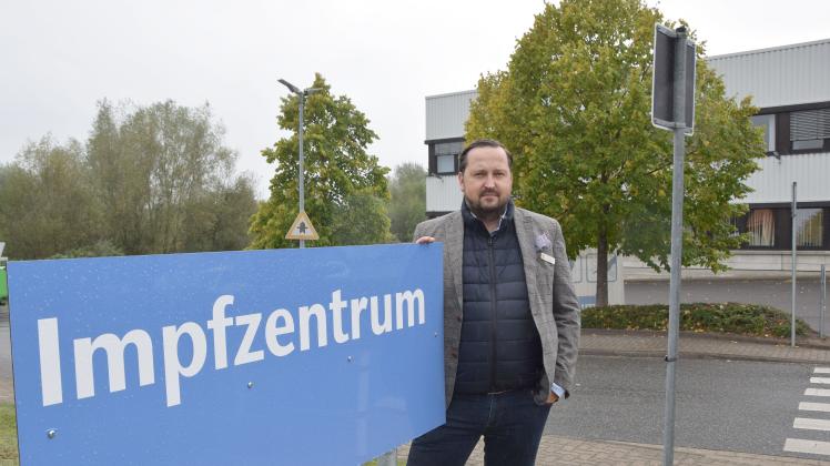 Infektiologe Professor Dr. Stephan Ott freut sich. Im Impfzentrum im Büdelsdorf soll es ab 2. November nicht nur Schutz vor Corona, sondern auch vor Grippe geben.