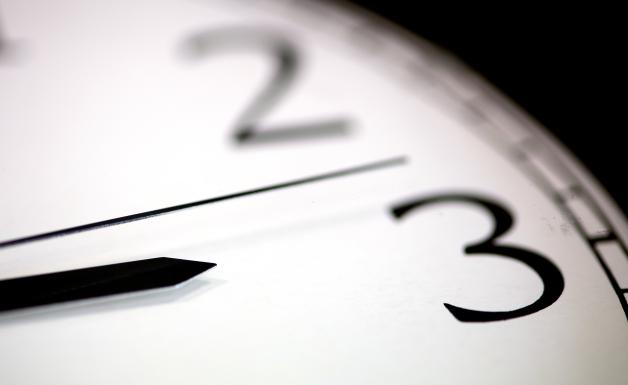 Nachts um 3 Uhr werden die Uhren eine Stunde zurückgestellt auf 2 Uhr.