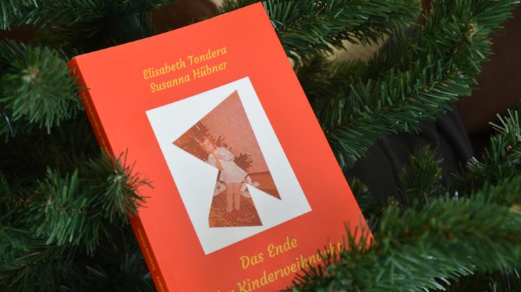 15 Kurzgeschichten über (vor-)weihnachtliche Ereignisse  haben Elisabeth Tondera und Susanna Hübner zusammengetragen.