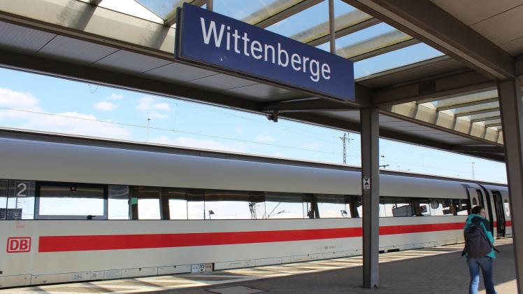 Bahnhof Wittenberge mit einem Intercity-Express