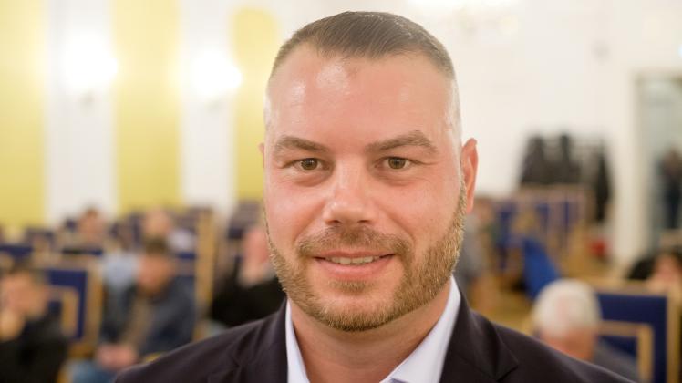Der Rostocker Oberbürgermeisterkandidat Karol Langnickel (parteilos) hat Anzeige bei der Polizei wegen eines Hackerangriffes auf seine Social Media Seiten gestellt.
