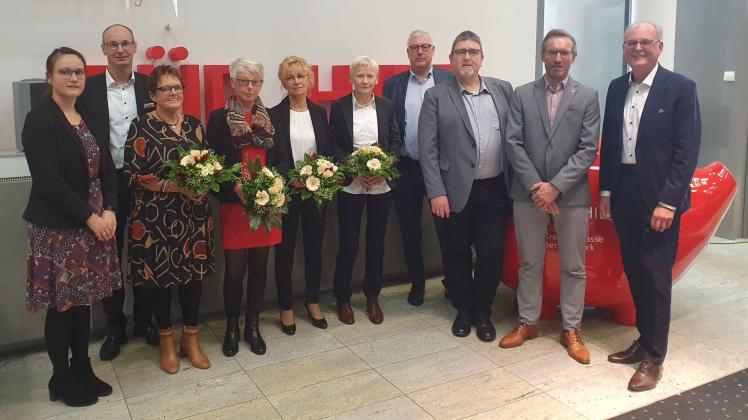 Acht Mitarbeiter der Kreissparkasse Bersenbrück konnten 40-jähriges Dienstjubiläum feiern.