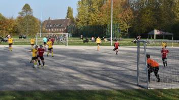 Entspannter und friedfertiger Umgang miteinander:  Zuschauen beim Frauenfußball auf Kleinfeld in der Kreisliga ist Naherholung, findet NNN-Redakteur Peter Richter.