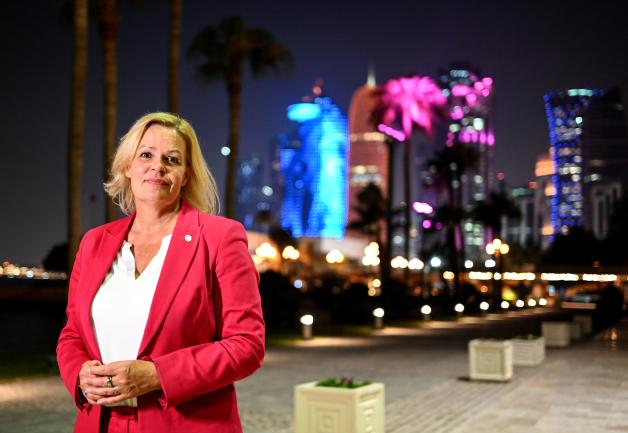 Politikerin Nancy Faeser hat im Vorfeld der Fußball-Weltmeisterschaft das Gastgeberland Katar besucht.