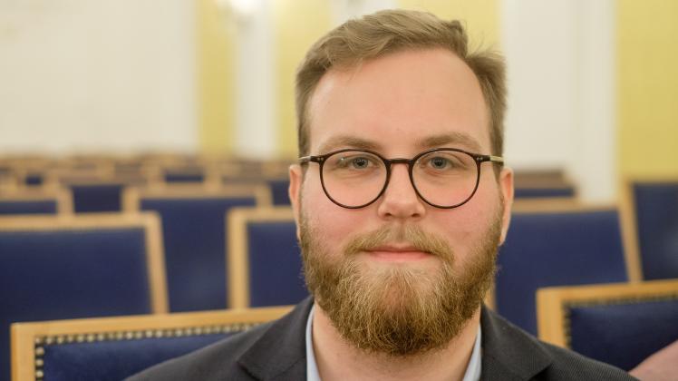 Niklas Zimathis ist der jüngste der Kandidaten der Oberbürgermeisterwahl 2022 in Rostock.