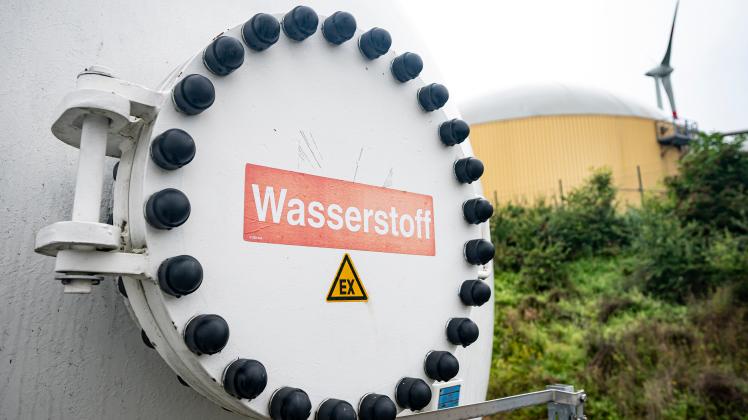Wahlkampf SPD - Olaf Scholz besucht Hybridkraftwerk
