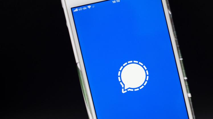 Messenger App Signal Story
