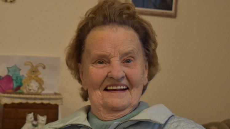 Delmenhorsterin Karla Castens feiert ihren 90. Geburtstag. 