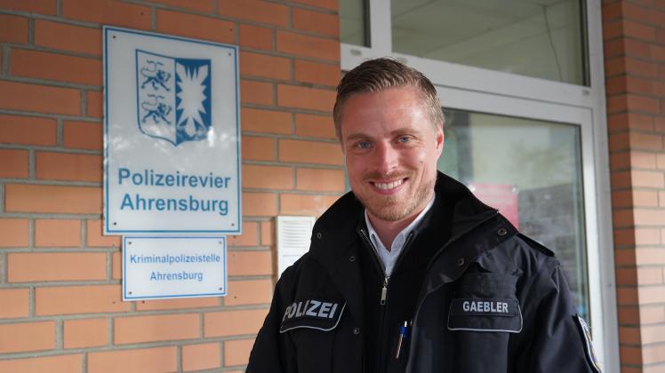 Thorsten Gaebler lebt mit seiner Ehefrau und seinen drei Kindern in der Nähe von Geesthacht. 