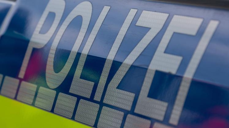 Melle, Deutschland 03. Mai 2022: Ein Einsatzfahrzeug, Streifenwagen der Polizei mit Schriftzug. Landkreis Osnabrück Nied