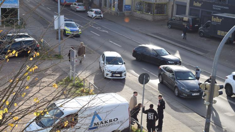 Zwei Autos Kollidieren Auf Dem Damm In Pinneberg | SHZ