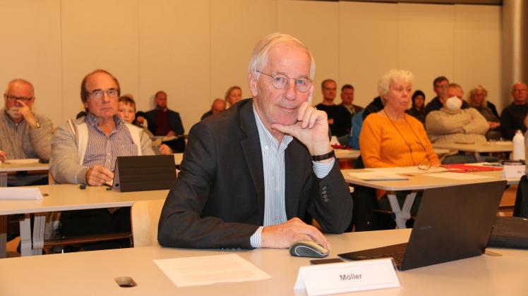 Teilte nach der Abwahl von Plöns Bürgermeister Lars Winter in der jüngsten Ratsversammlung am Mottwochabend ordentlich aus: SPD-Ratsherr Bernd Möller. 