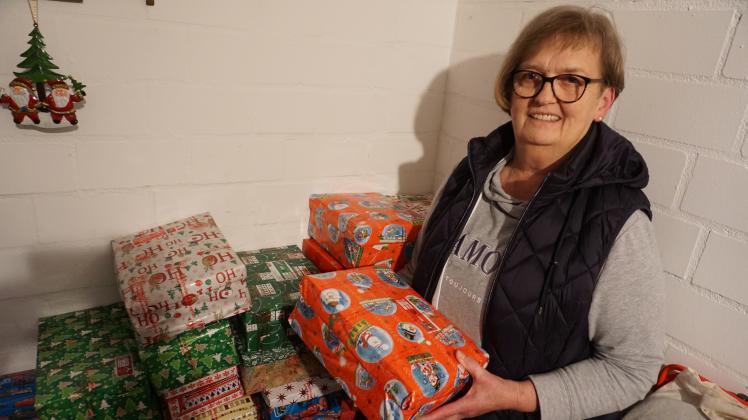 Sie nimmt wieder Pakete für die Aktion „Weihnachten im Schukarton“ an: Elisabeth Stolte aus Berge.
