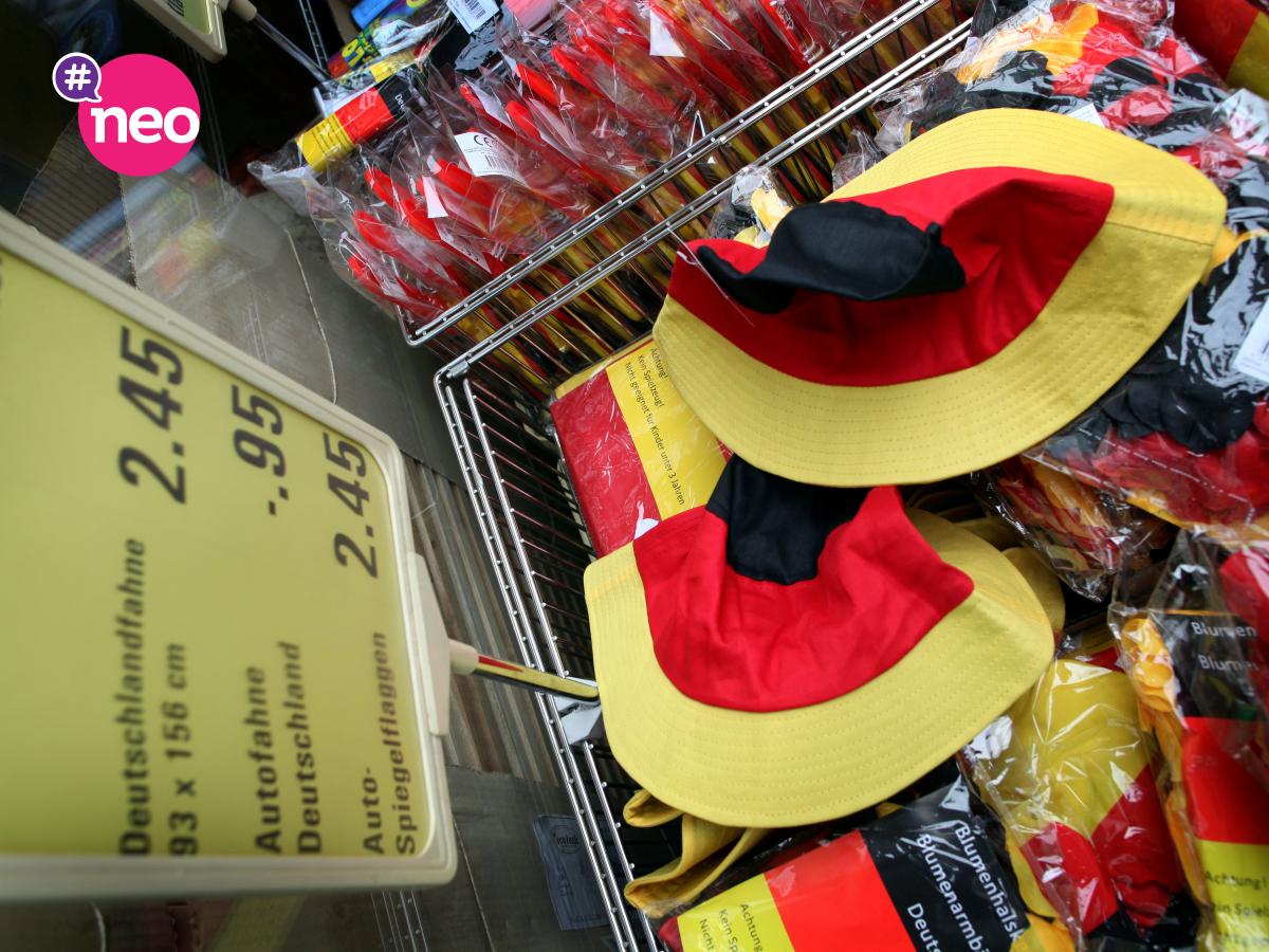 Fußball-WM: Darum verramschen Supermärkte Fan-Artikel - Business
