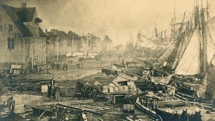 Die Flensburger Schiffbrücke nach der Ostseeflut vom November 1872