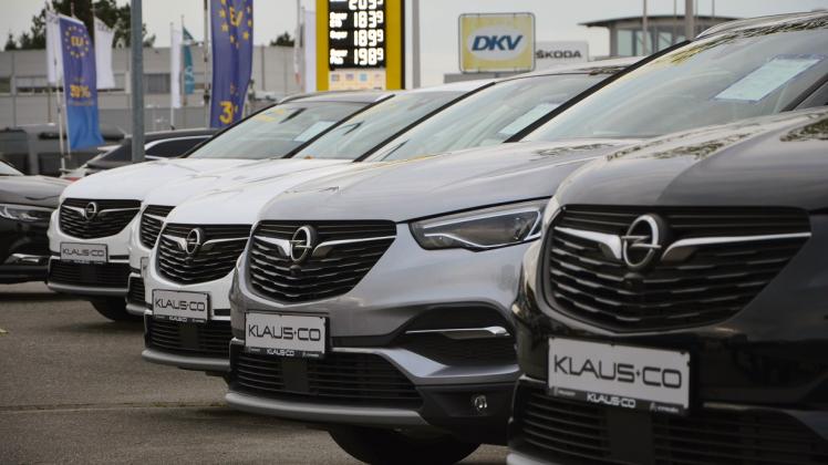 ADVERTORIAL KLAUS UND CO Zwei Autohäuser werden eins: Klaus+Co übernimmt Opel Thomsen aus Flensburg und erweitert somit sein Marken-Portfolio.