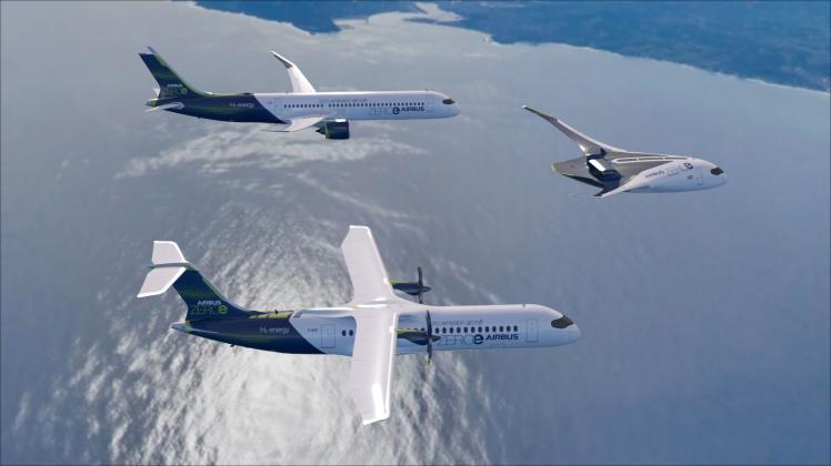 Die futuristischen Airbus-Flieger im Modell: Spektakulär ist die Flunder, der fliegende Flügel (rechts).