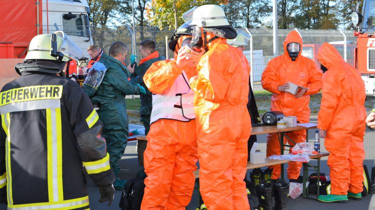 Um Chemieunfälle drehte sich eine Feuerwehrübung im Niedersachensenpark.