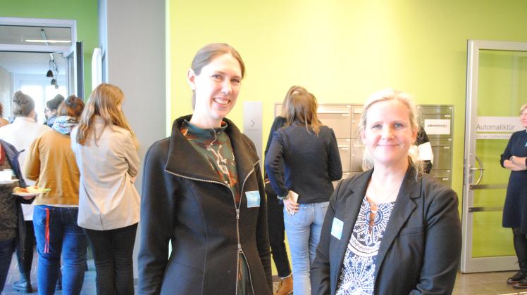 Dr. Astrid Helling-Bakki, Geschäftsführerin der World Childhood Foundation Deutschland und Nadine Schirrmacher, Case Managerin Childhood Haus Schwerin