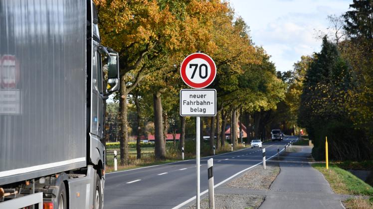 Die Geschwindigkeitsbegrenzung wegen des neuen Fahrbahnbelags auf der B218 zwischen Ueffeln und Hesepe soll in künftig aufgehoben werden. Anwohner und Ortsrat sind dagegen.