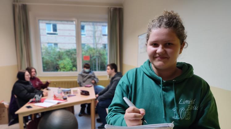 Lia Kloss ist Chefredakteurin der Schülerzeitung Klassenschnack an der Gemeinschaftsschule an der Schlei in Kappeln.