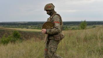 Ukraine-Konflikt, russische Soldaten in Region Charkiw sprengen Minen Ukraine Russia Military Operation Sappers 8254401