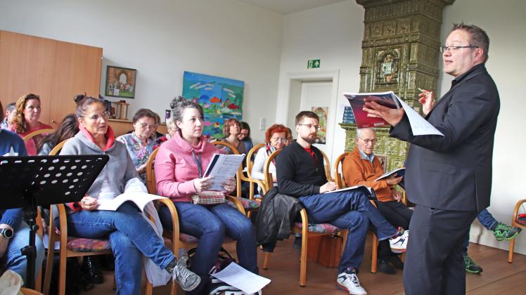 Sternberg Chorleiter Klaukien mit MusicalProben zufrieden SVZ